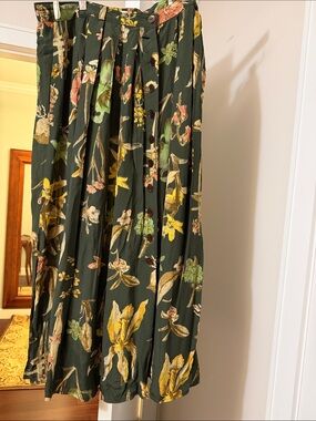 Hammer Elegant Viscose Green Floral pleated fronm buttons midi Skirt size 46